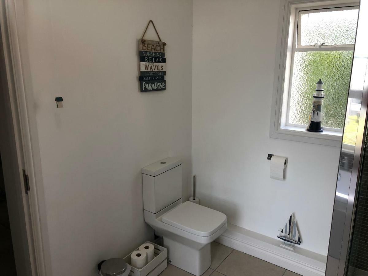 Wight On The Beach, Sleeps 4, Free Off Road Parking, Balcony With Sea Views Ryde  Exterior foto